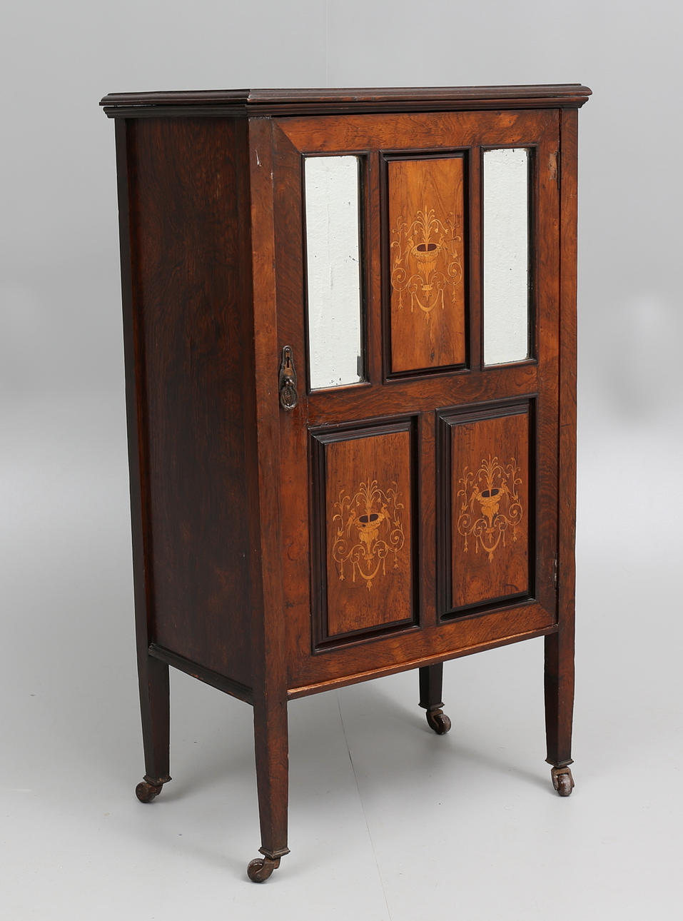 NOTSKÅP, på hjul, 1900-talets första kvartal.