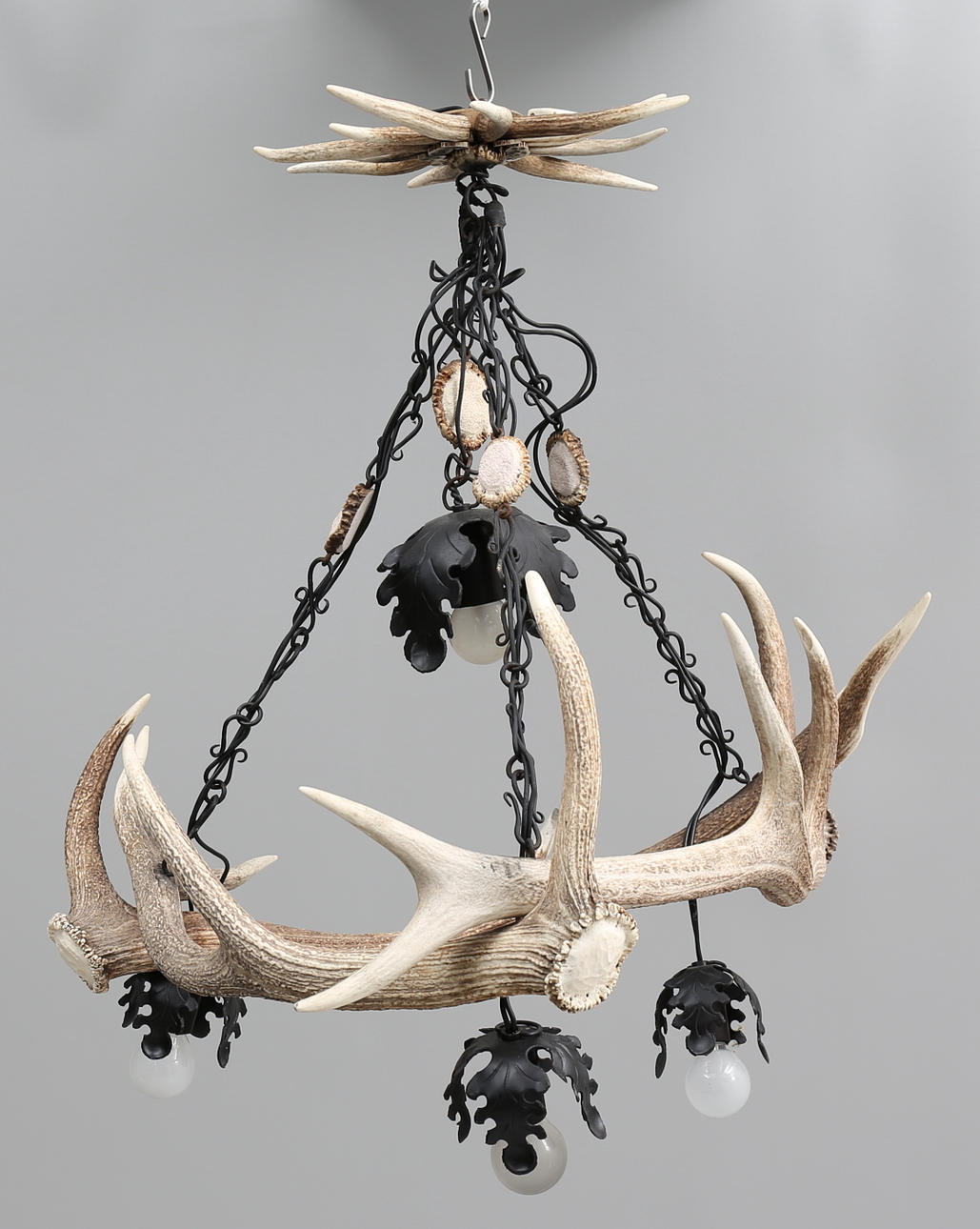 TAKLAMPA, av horn, 1900-talets andra hälft.