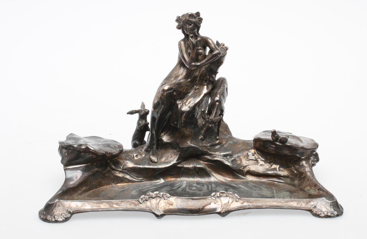 SKRIVBORDSSTÄLL, vitmetall, Jugend, 1900-talets början.