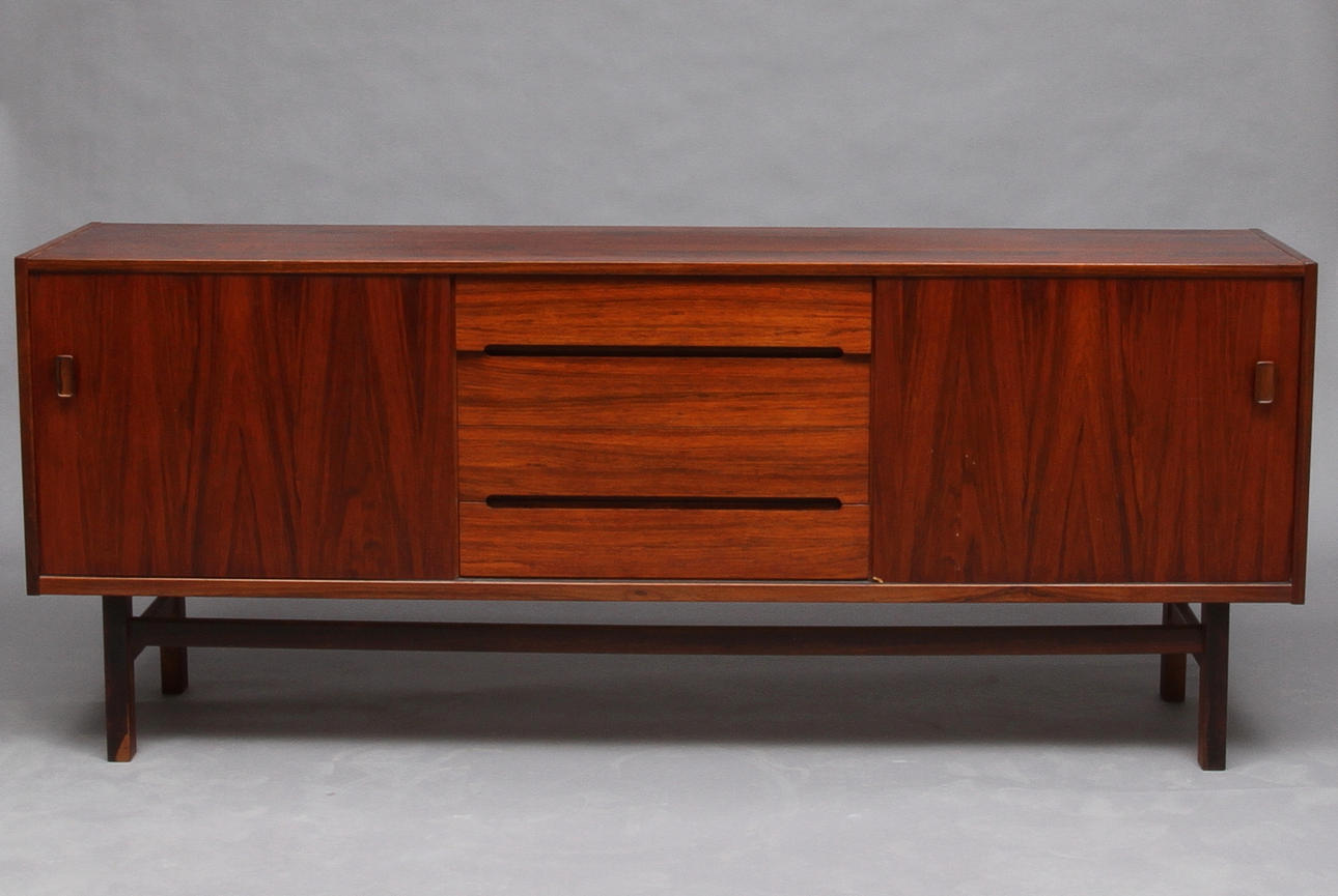 SIDEBOARD, Nils Jonsson för Troeds industrier, Bjärnum. 1900-talets mitt.