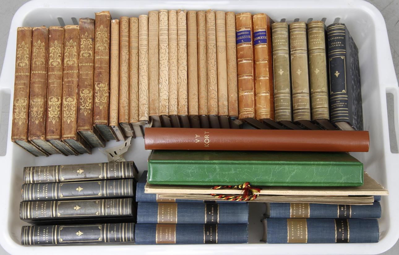 Parti BÖCKER, samt VYKORTSALBUM.