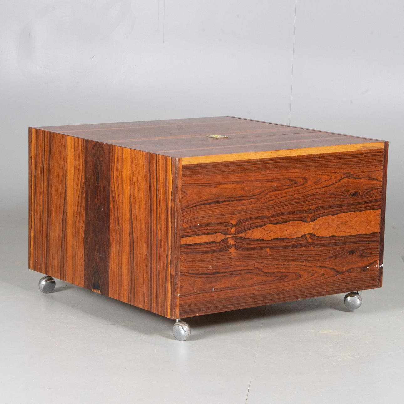 VERNER PANTON. Barskab, jacaranda, Studioline.