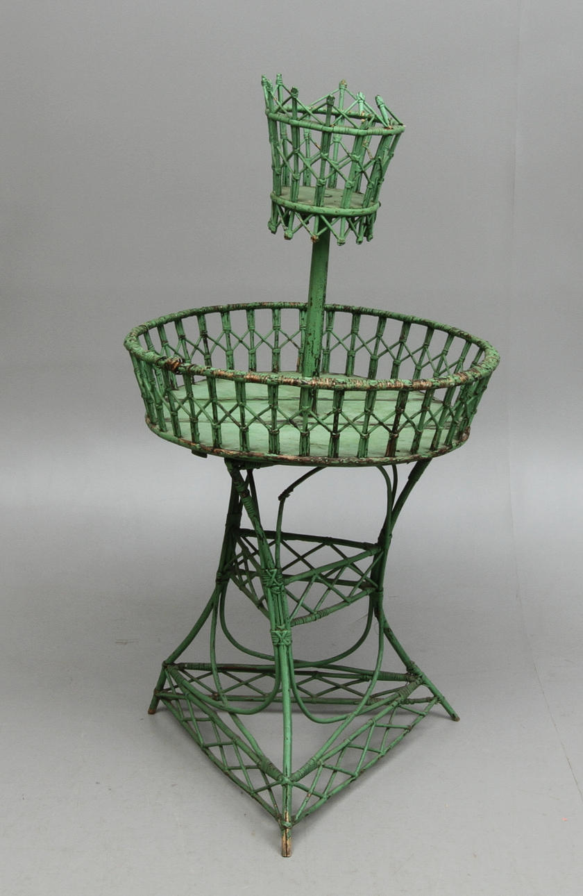 BLOMBORD, trä och rotting, 1900-tal.