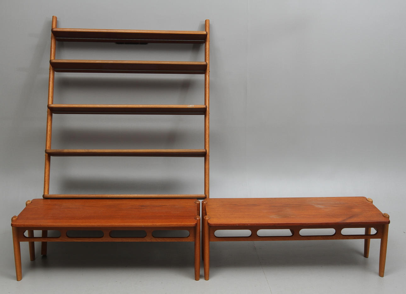 BOKHYLLA, William Watting för A/S Mikael Laursen Århus, Danmark.