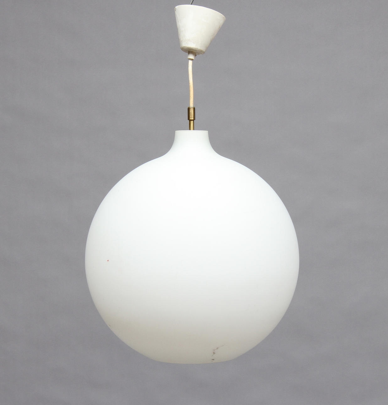 TAKLAMPA, 1900-tal, höjd 47 cm.