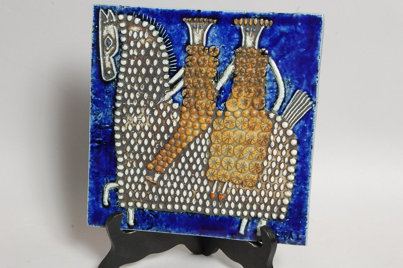 LISA LARSSON. väggrelief, keramik, Gustavsberg.