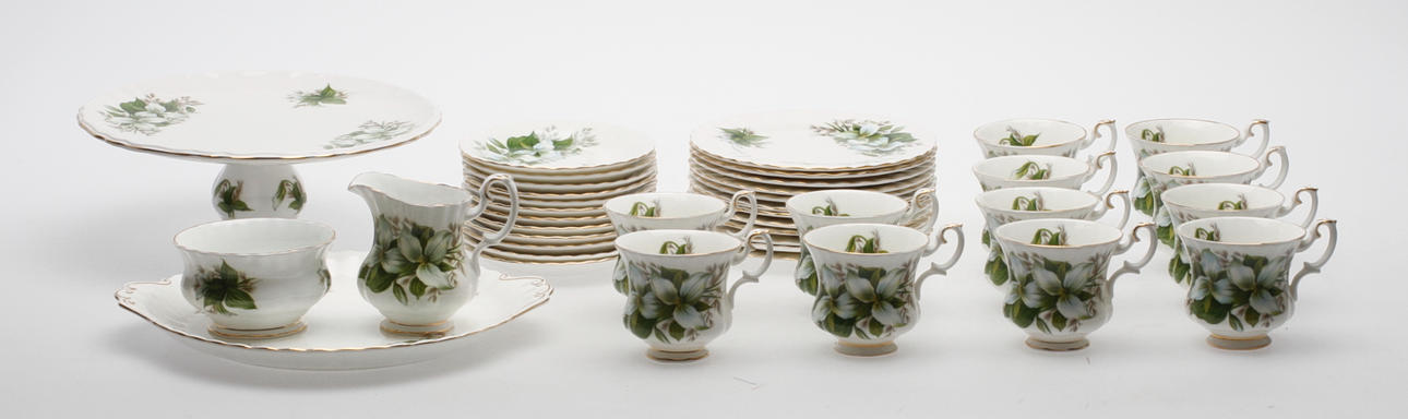 KAFFESERVIS, 28 delar, porslin, "Trillium" Royal Albert, England.