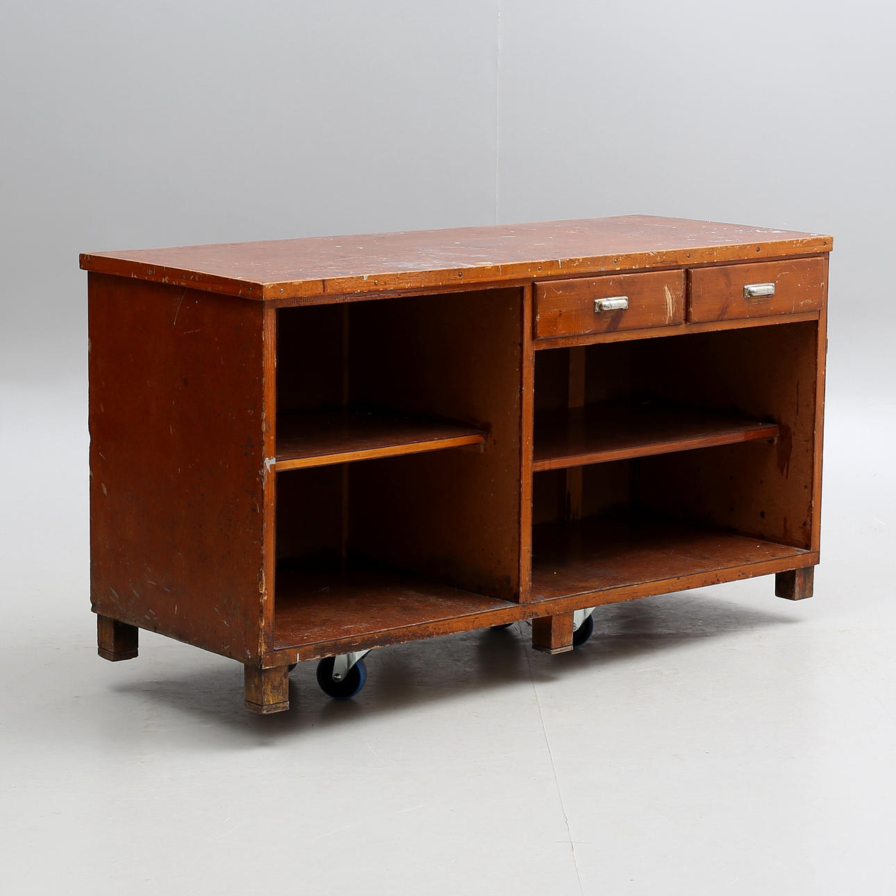 KÖPMANDISK, 1900-talets första hälft.