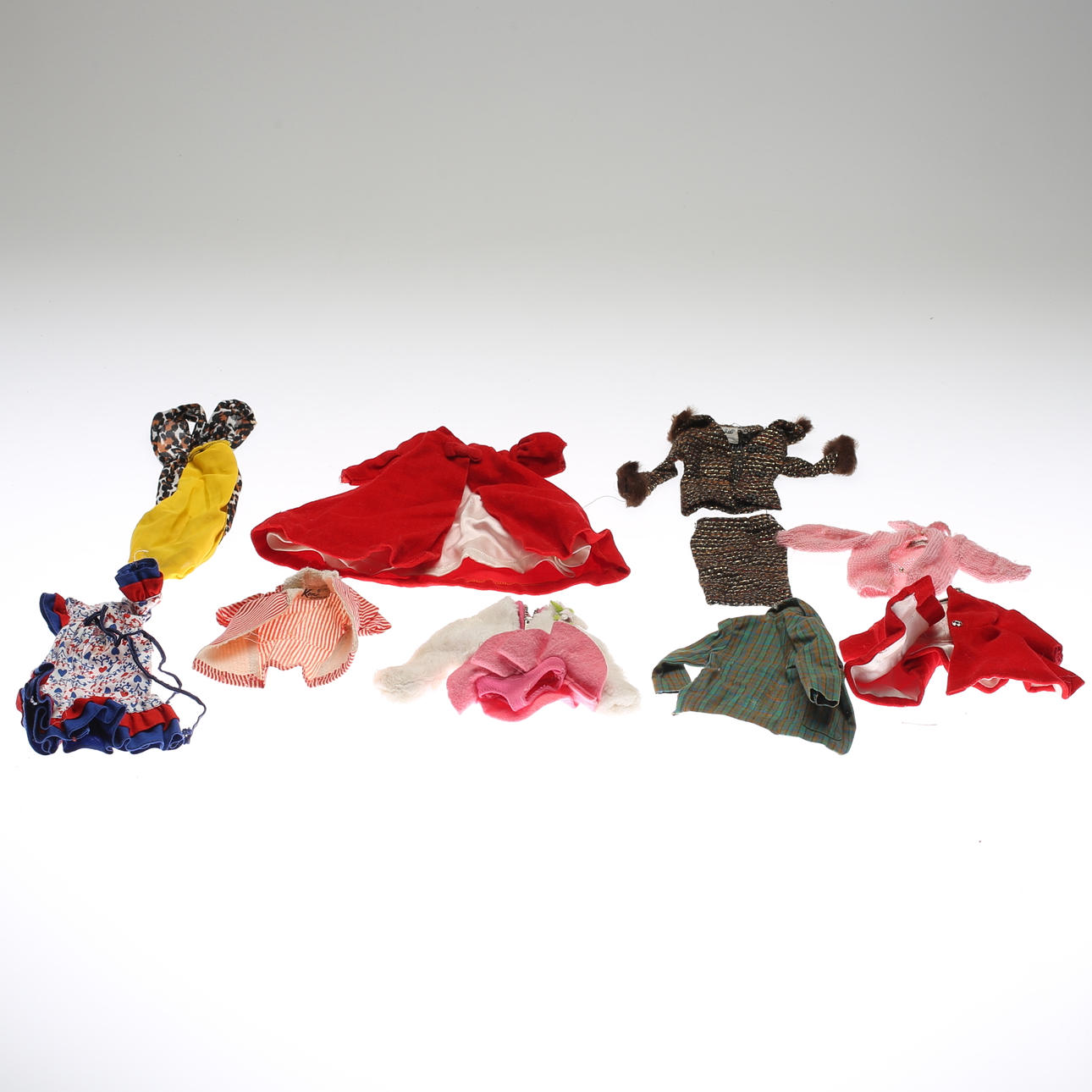 BARBIEKLÄDER, samt ACCESSOARER, 1960-tal.