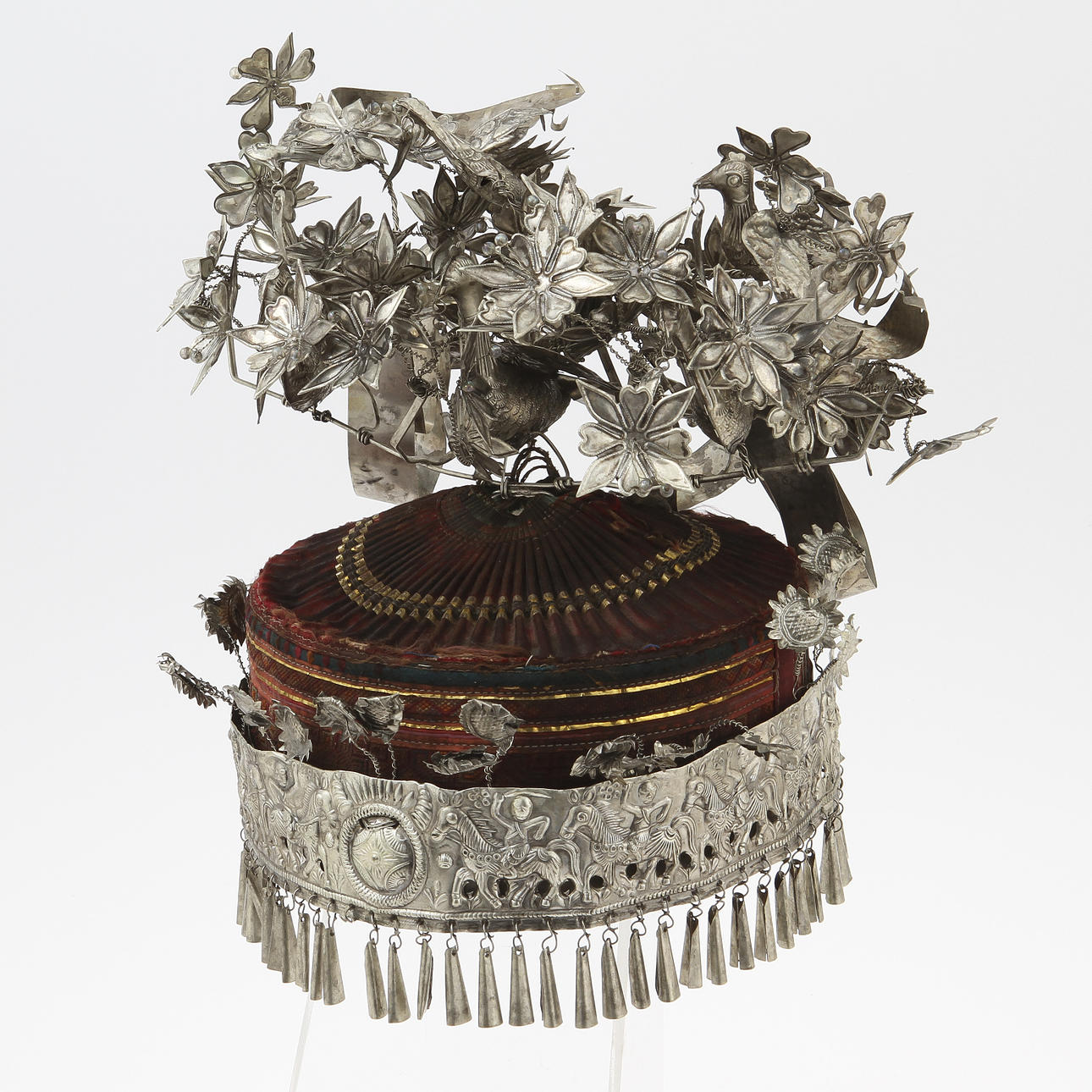 BRUDHATT, Kina, 1900-tal.