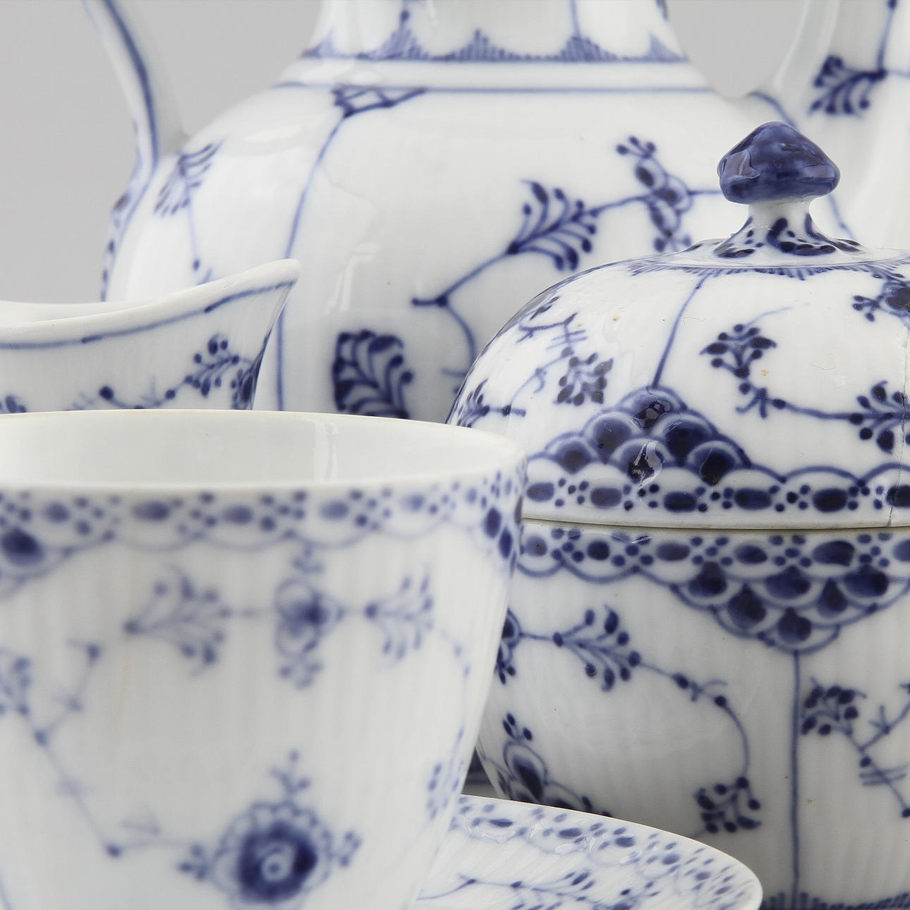 ROYAL COPENHAGEN, 16 dlr. Musselmalet.