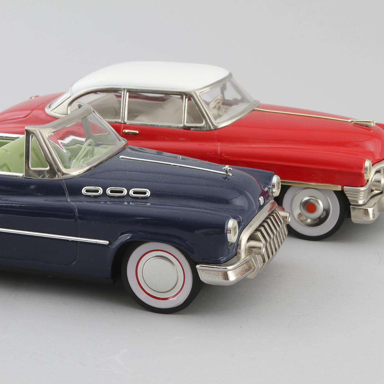 LEKSAKSBILAR, 4 st, Tyskland och Japan.