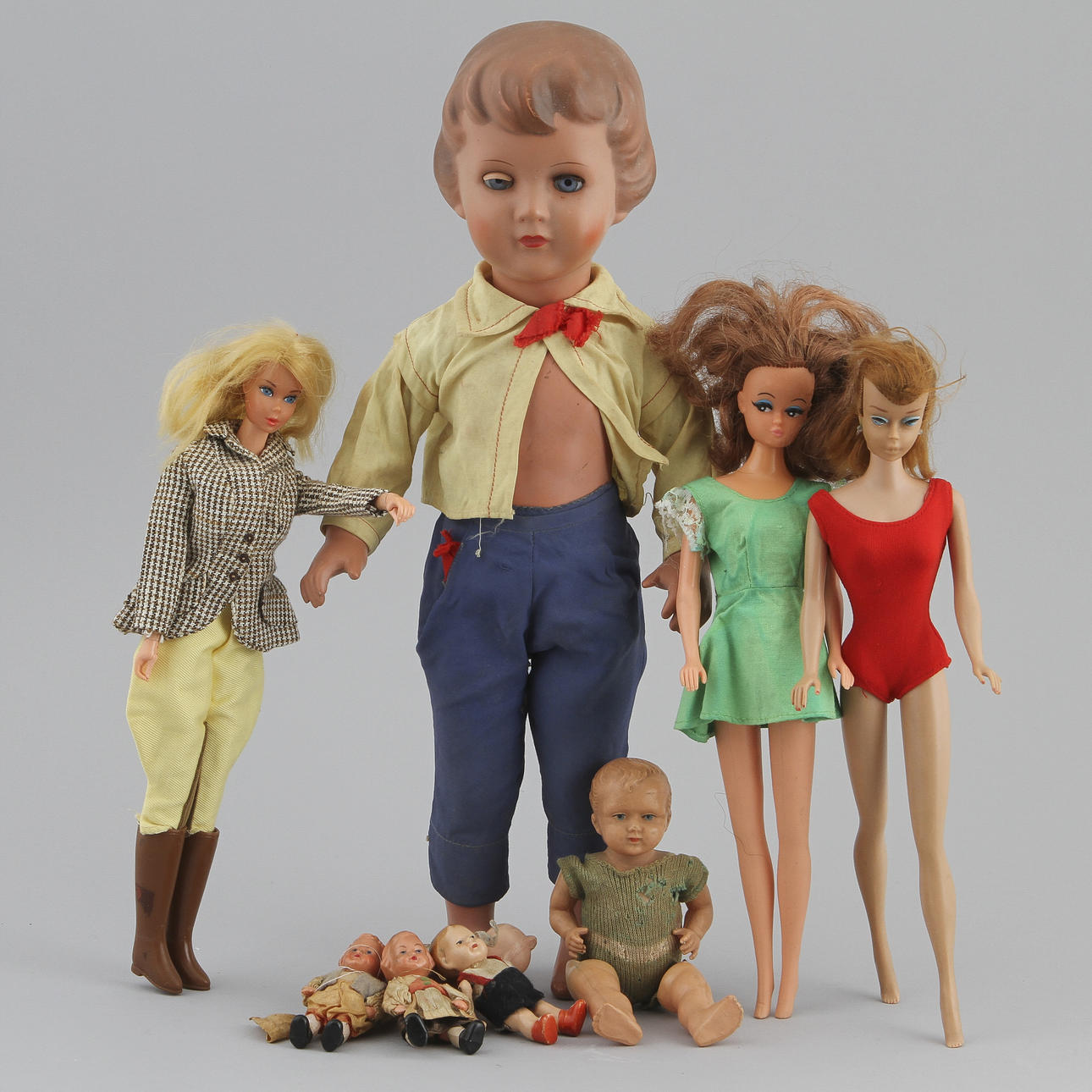 DOCKOR, 9 st med tillbehör. Bl a Barbie.