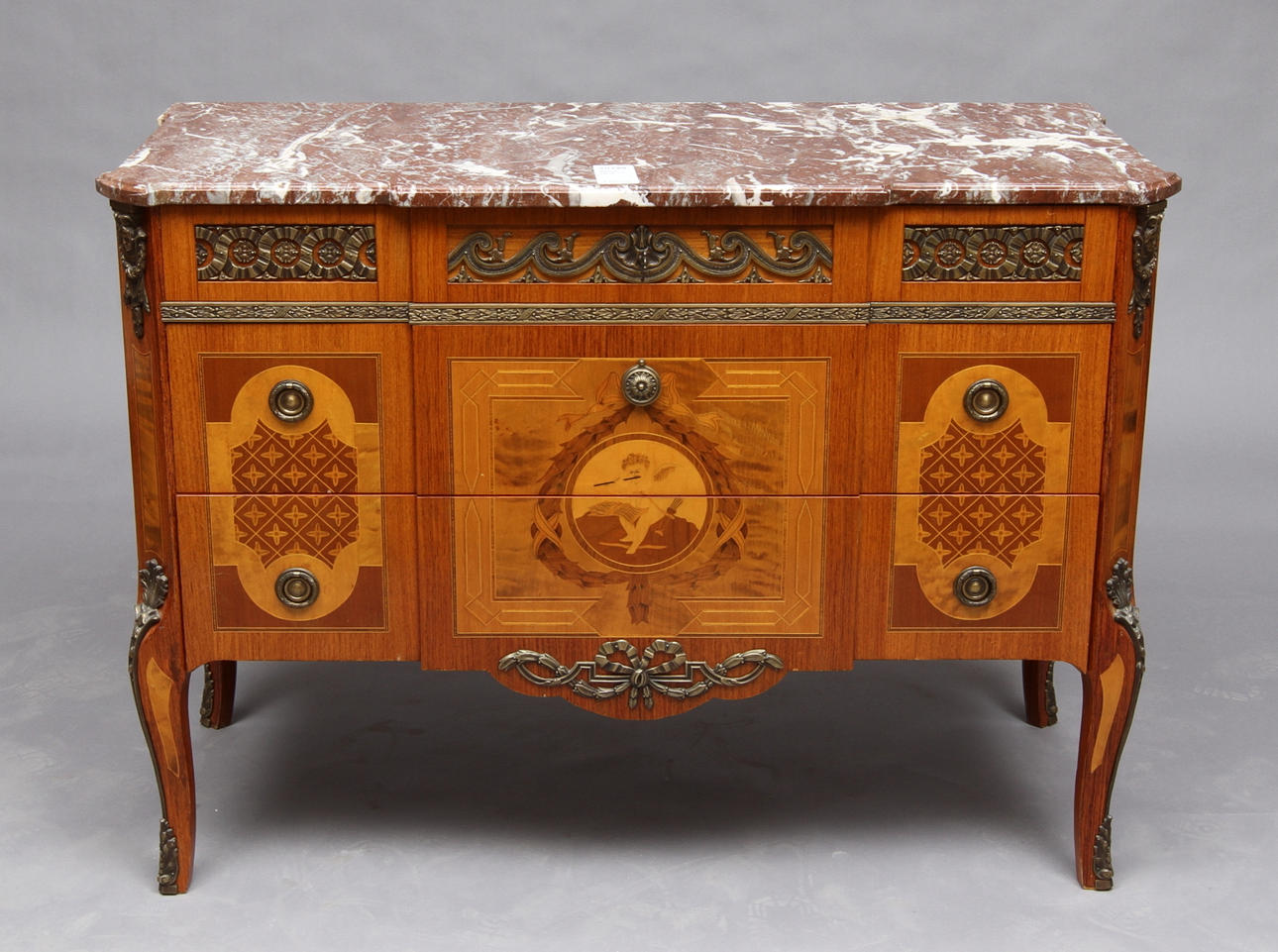 BYRÅ, med stenskiva, gustaviansk stil, 1900-tal, intarsia.