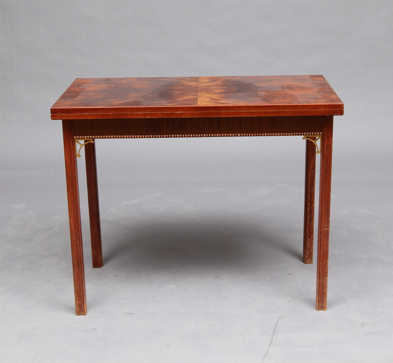 SPELBORD, Gustaviansk stil, 1900-tal, mahogny.