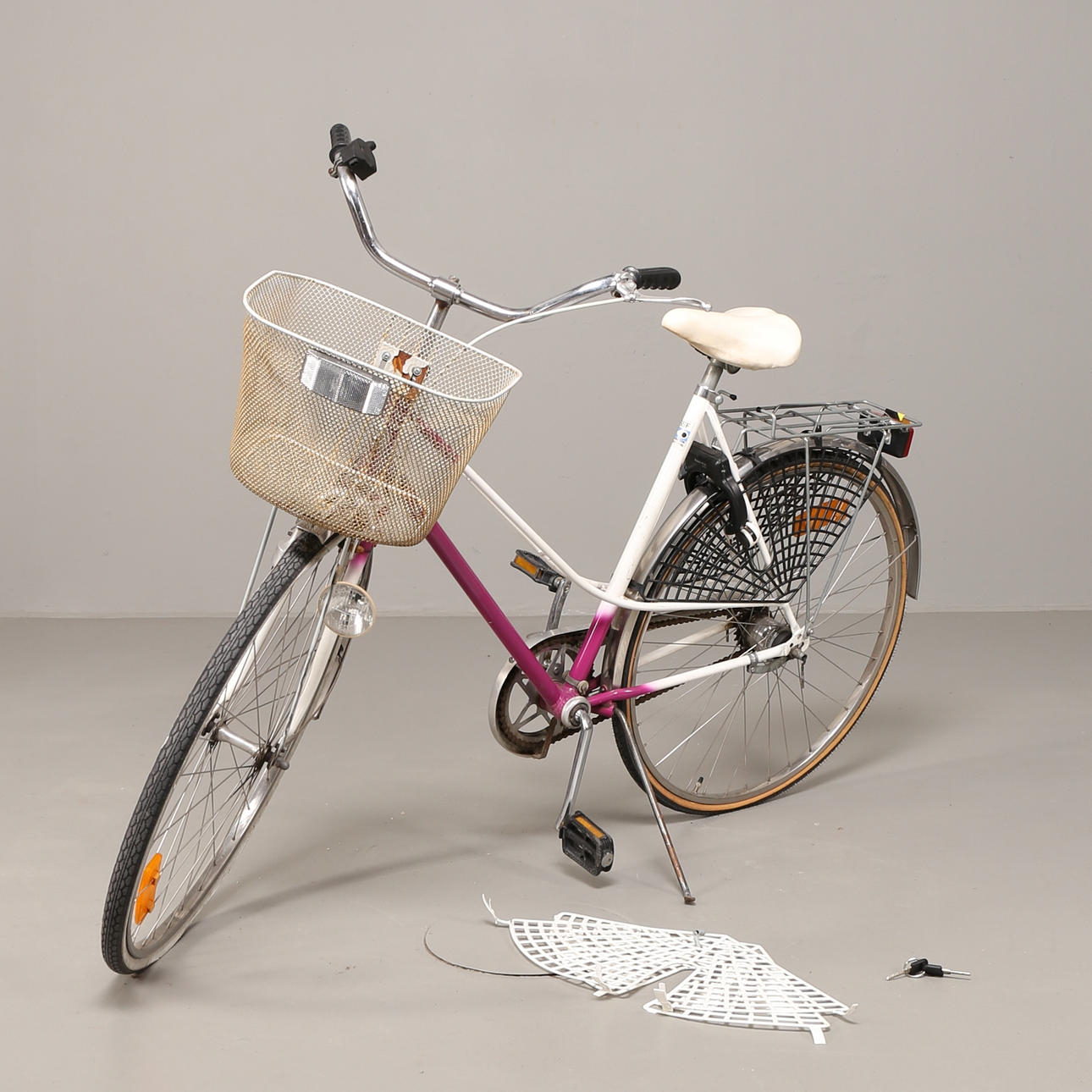 DAMCYKEL, Crescent, 28 tum.