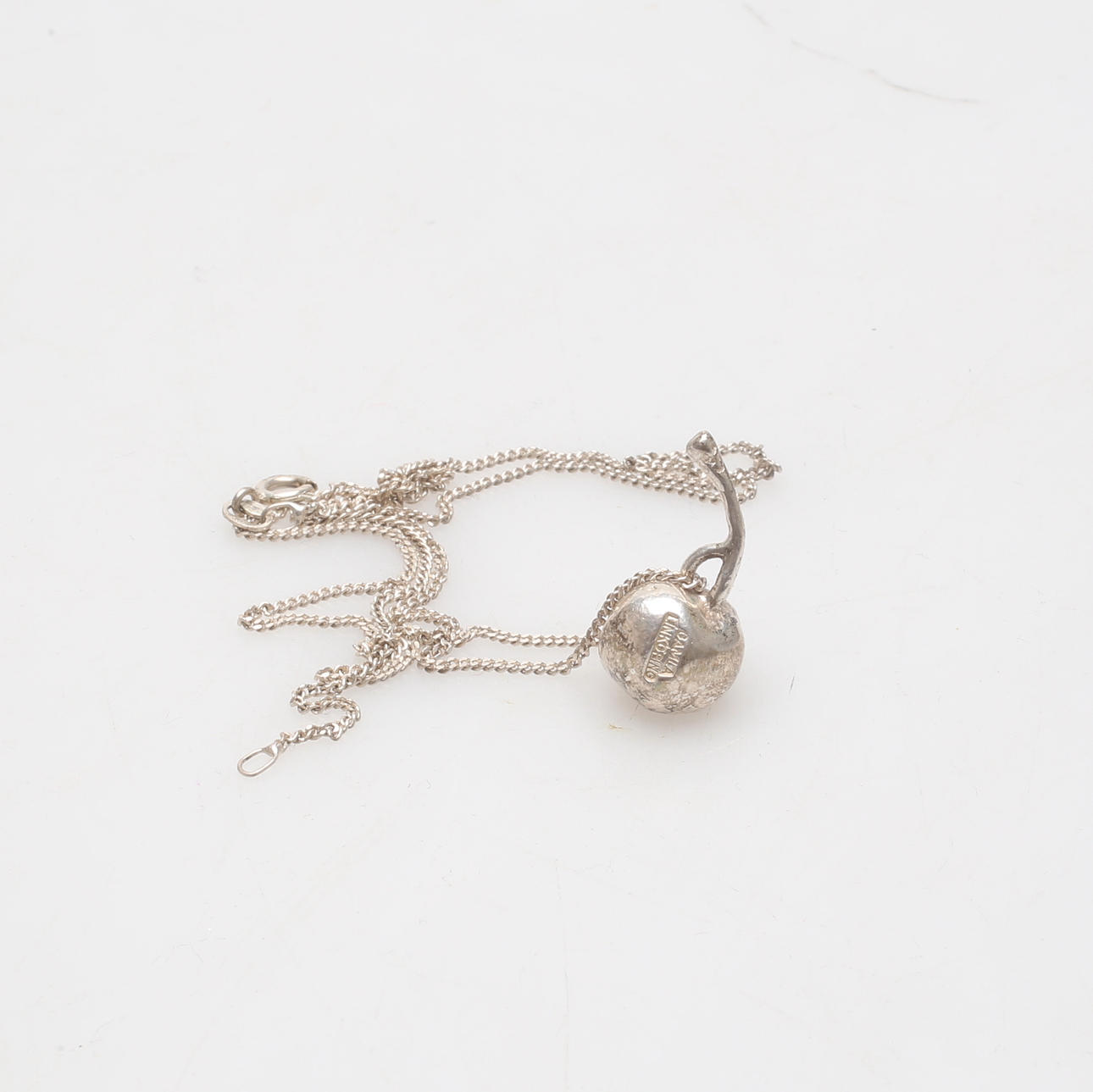HÄNGE, silver, Peter de Wit, Linköping 1989.