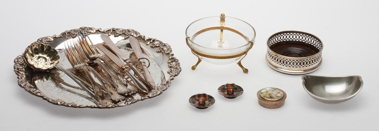 METALLFÖREMÅL, 1800-1900-tal.