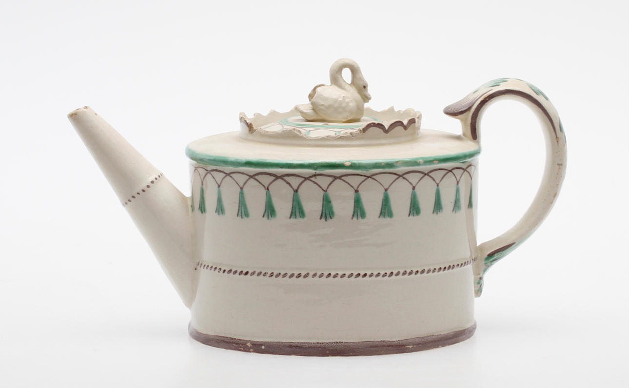 TEKANNA, fajans, sannolikt England, 1800-talets början.