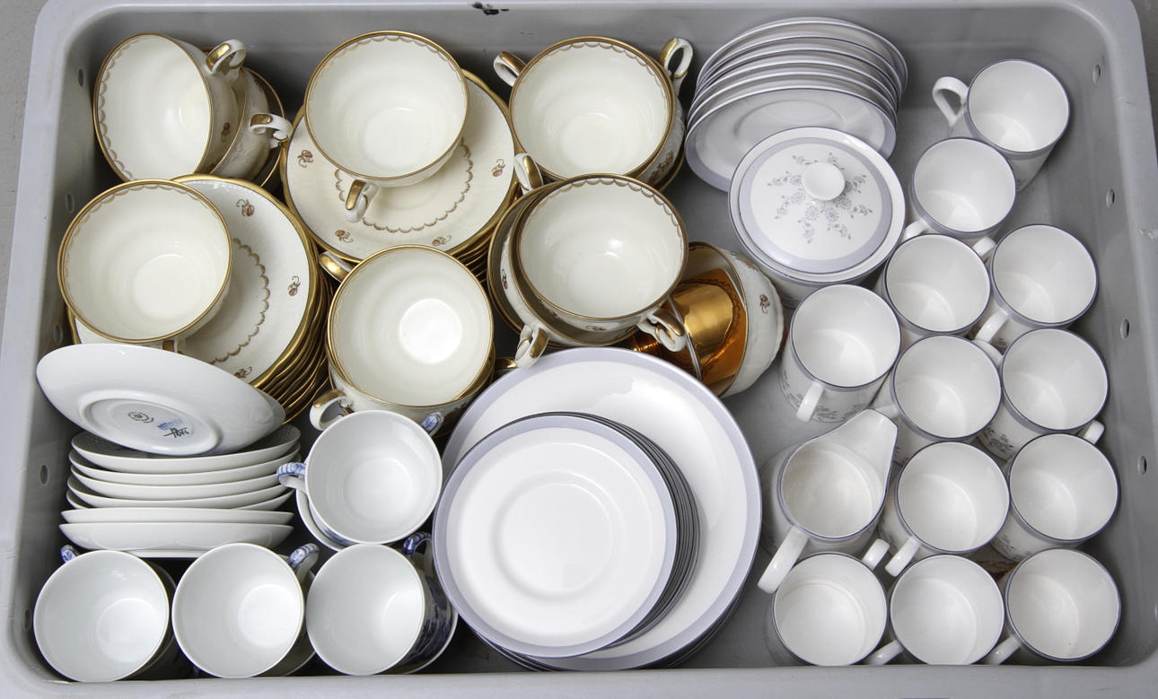 SERVISDELAR, bl.a. "blå blomster", Royal Copenhagen.