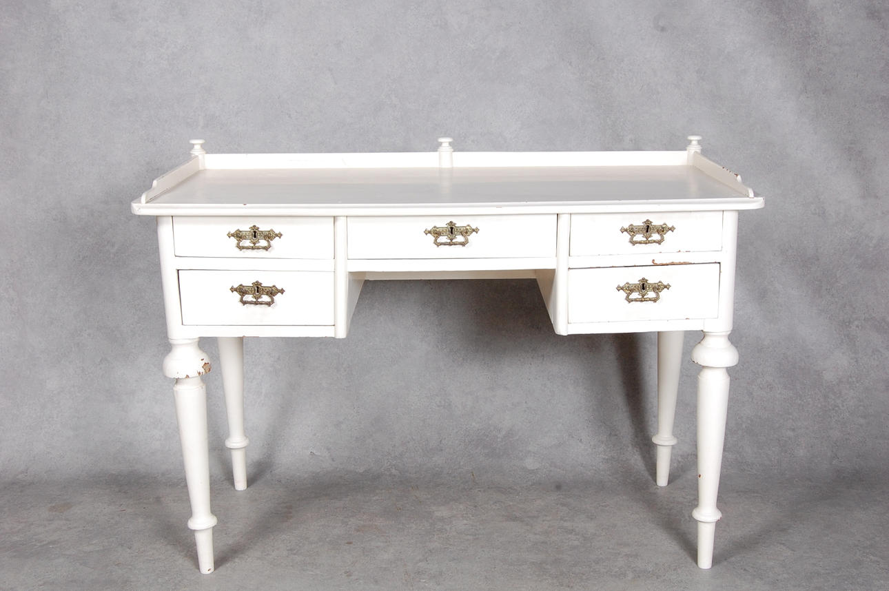 SKRIVBORD, nyrenässans, 1800-talets senare del.