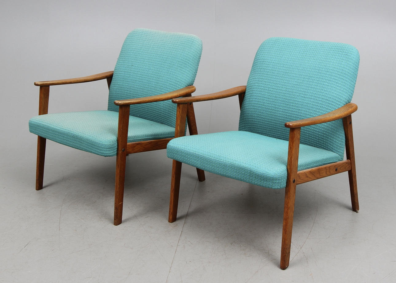 KARMFÅTÖLJER, ett par, 1960 tal.