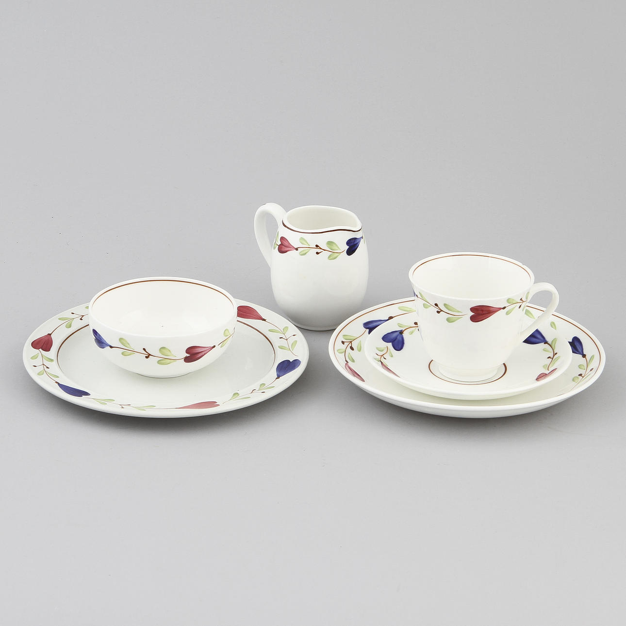 DELAR TILL SERVIS, 43 delar, stengods, "Ranka", Gustavsberg.