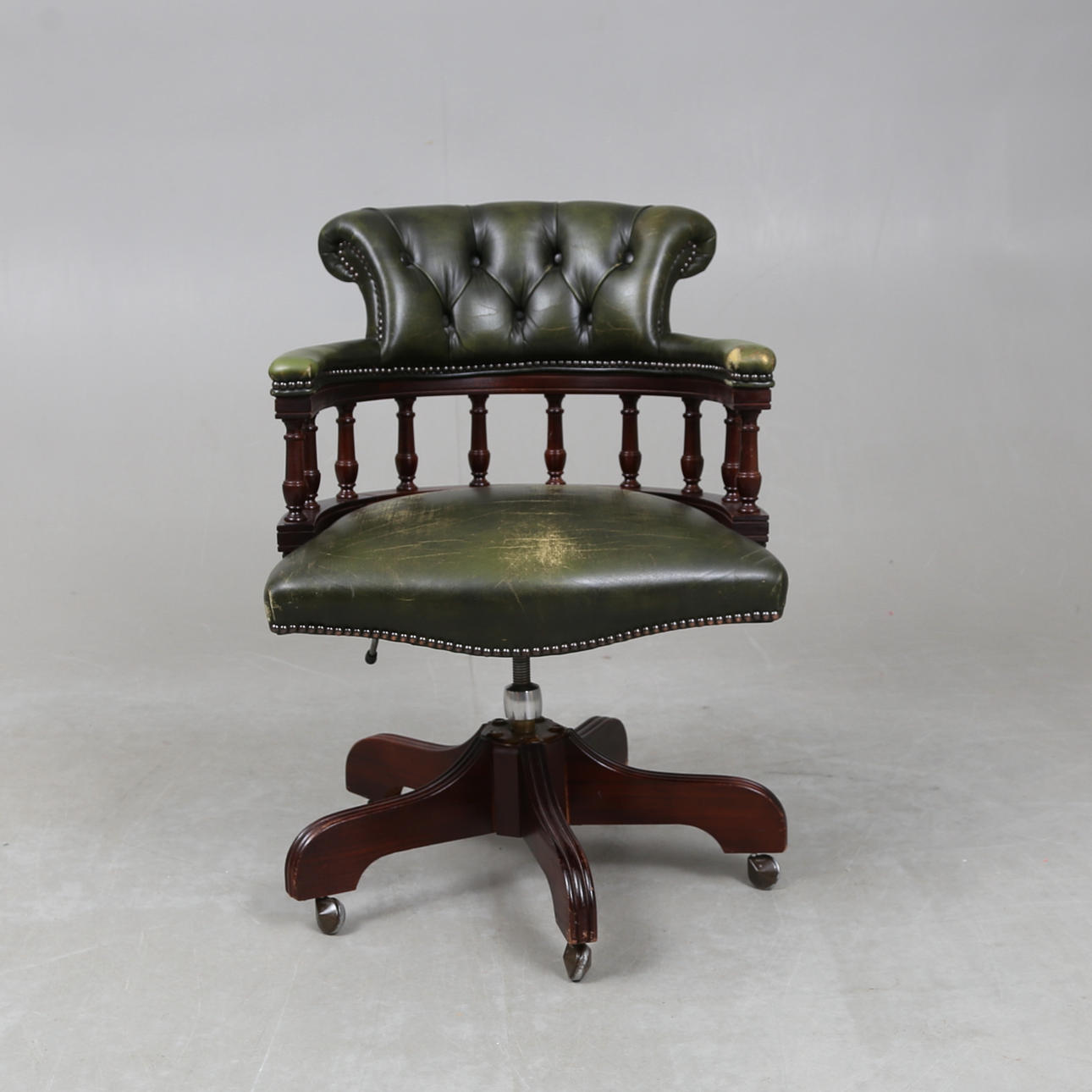 SKRIVSTOL, engelsk stil.