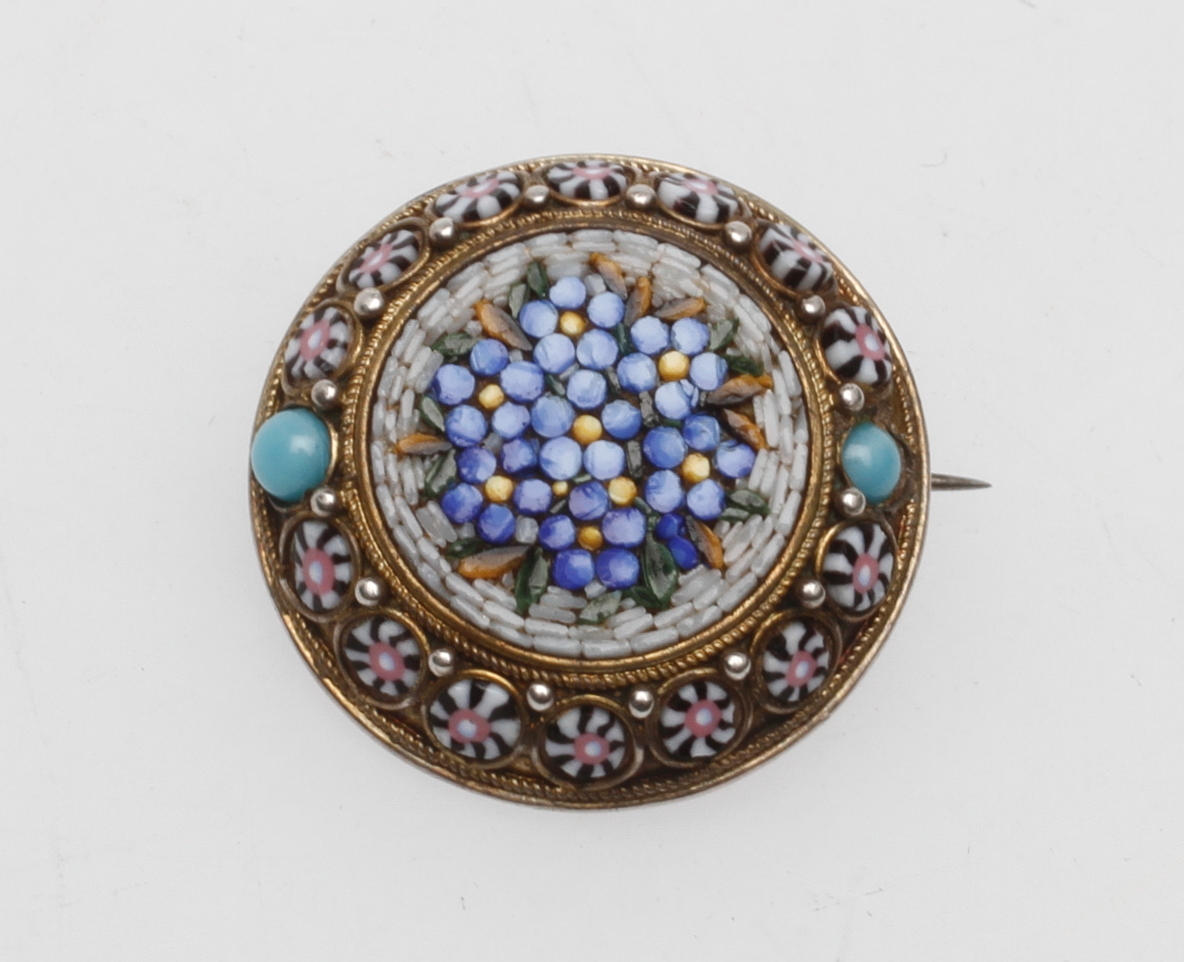 BROSCH, silver med mikromosaik, 1900-tal.