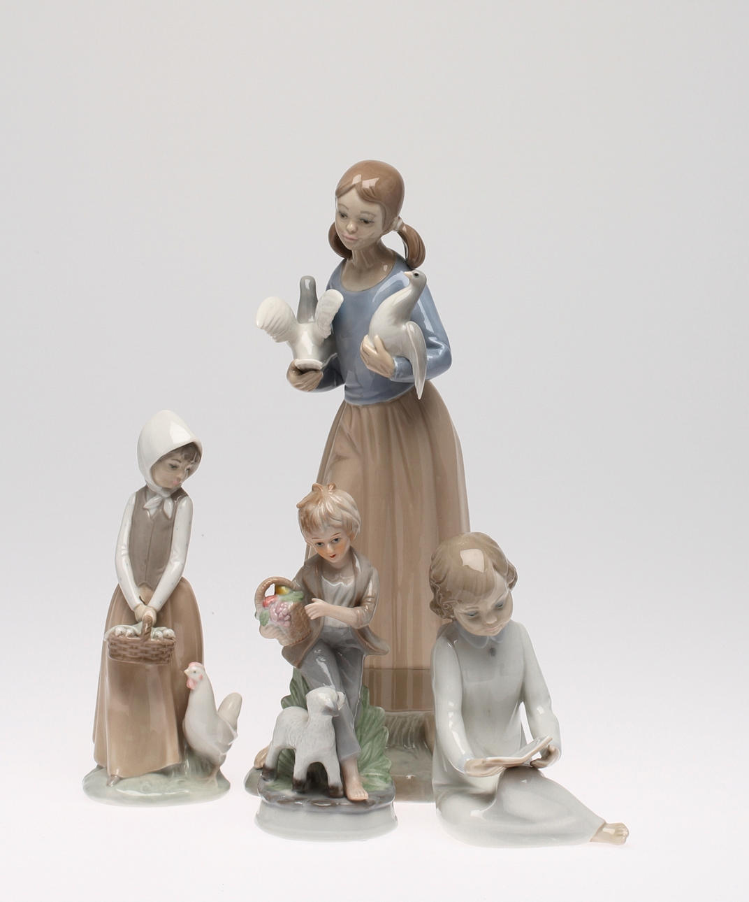 FIGURINER, 4 st, varav tre märkta Zaphir.