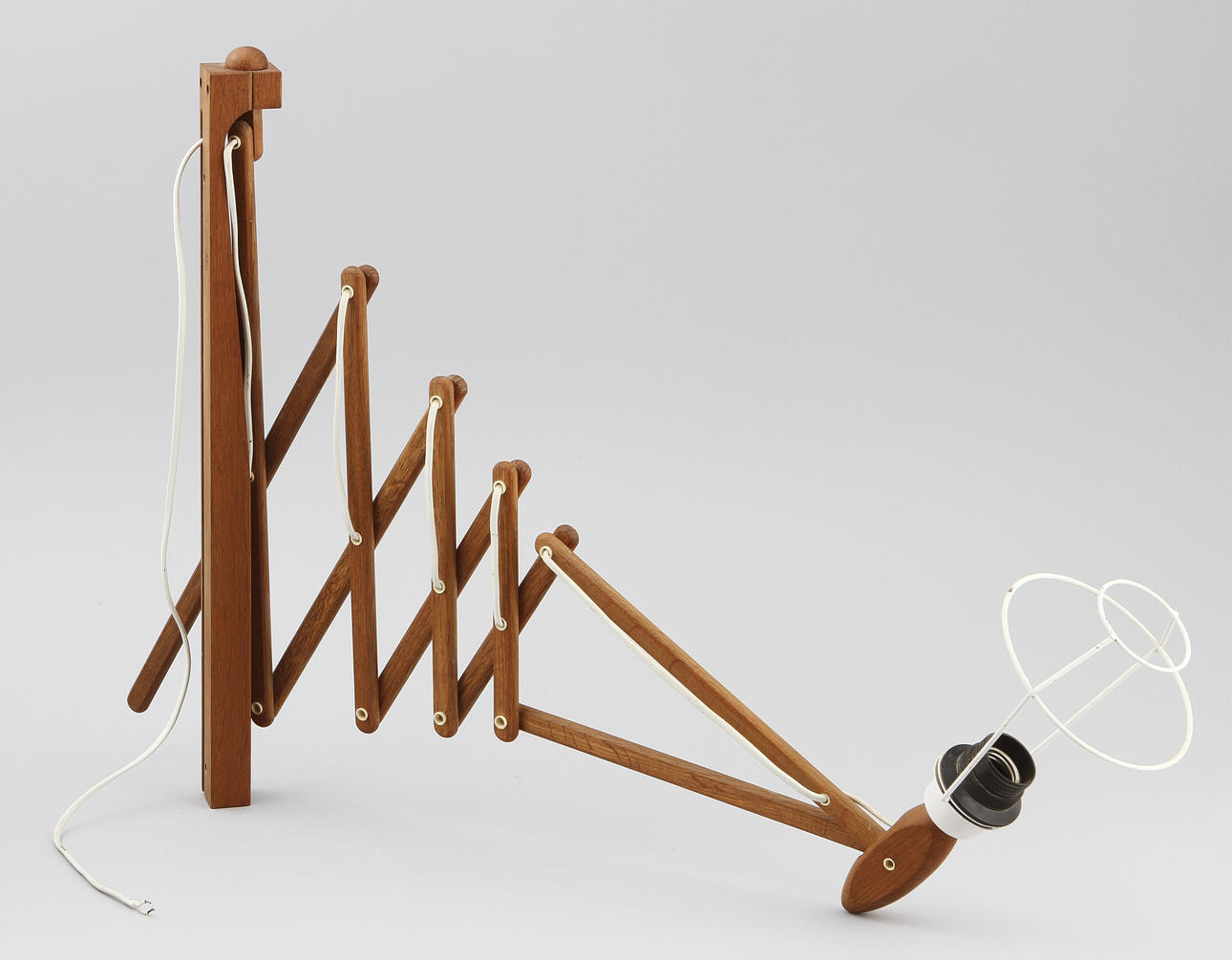 VÄGGLAMPA, "Le Klint".