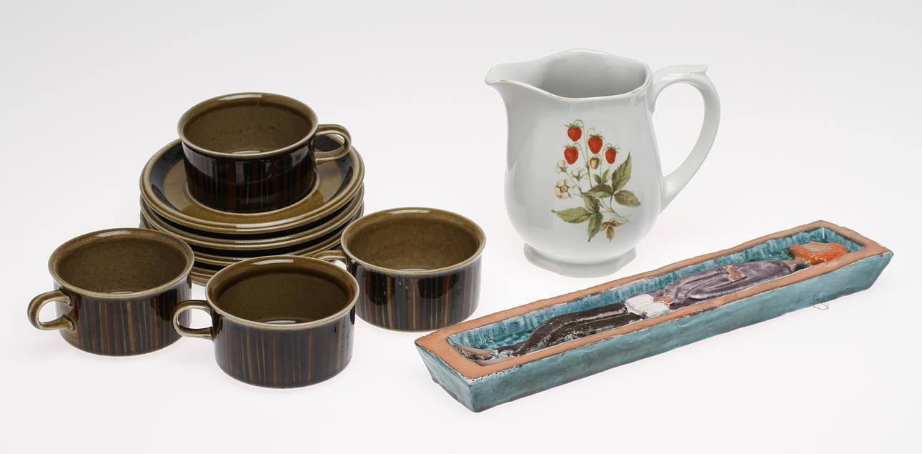 PARTI KERAMIK, 12 delar, bland annat "Kosmos" Arabia, "Picknick" samt "Koka" Rörstrand.