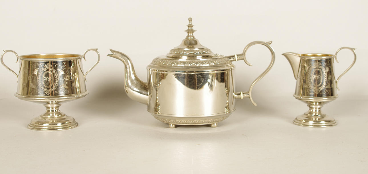 SERVERINGSSET, 3 delar, Johan Engström.