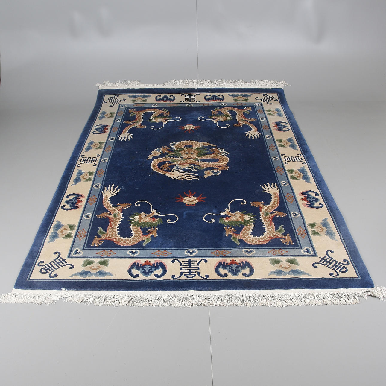 KINAMATTA, IKEA. 183 x 274 cm.