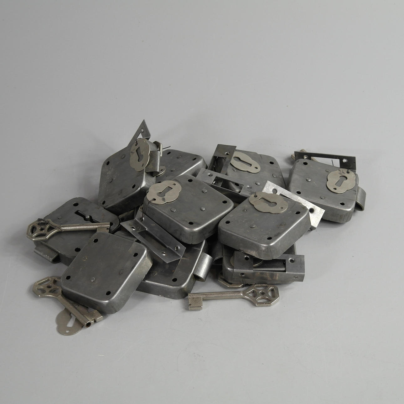 SCHRANKSCHLOSS, 50-60er Jahre, 10 Stück.