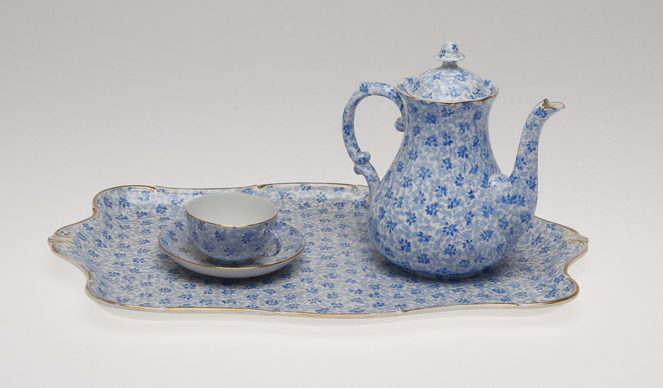 BRICKA, KANNA och KOPP med FAT, Rörstrand, omkring 1900.