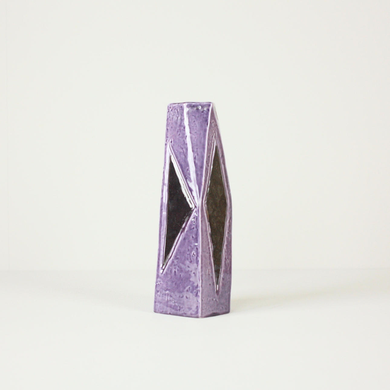 VILHELM BJERKE PETERSEN. "Fasett", Rörstrand.