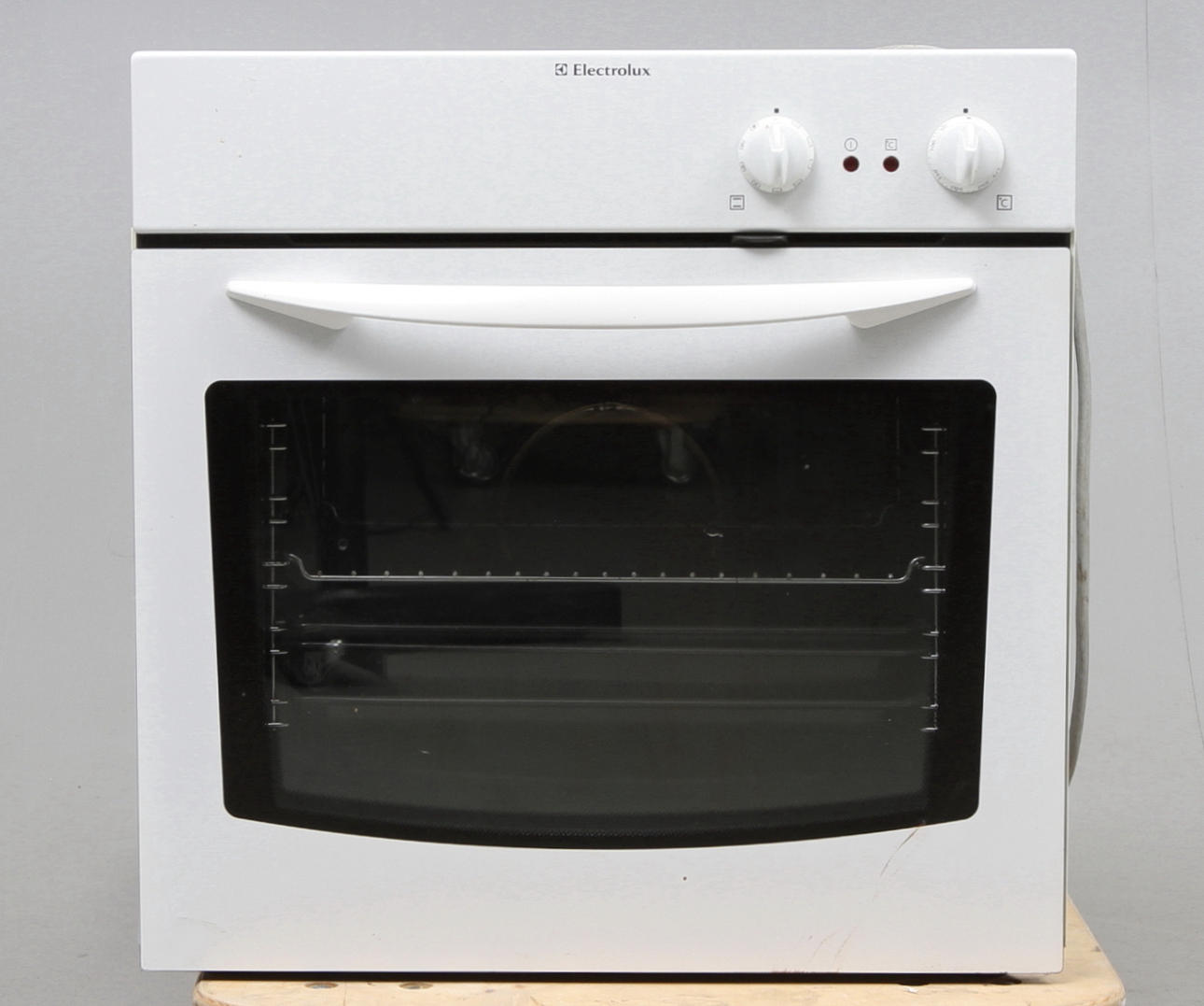 BUILT-IN OVEN. 1990s.