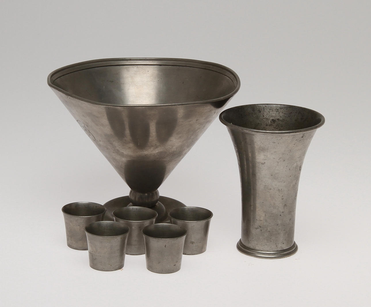 PARTI TENN, 7 delar, Firma Svenskt tenn.