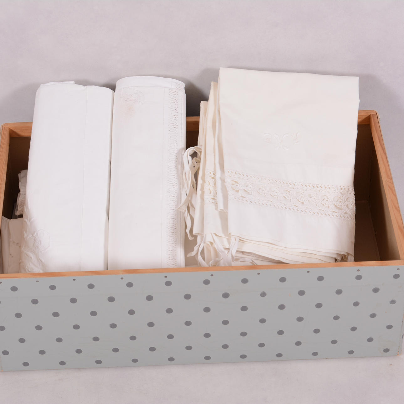 PARTI LINNE, örngott samt lakan, 1-låda.