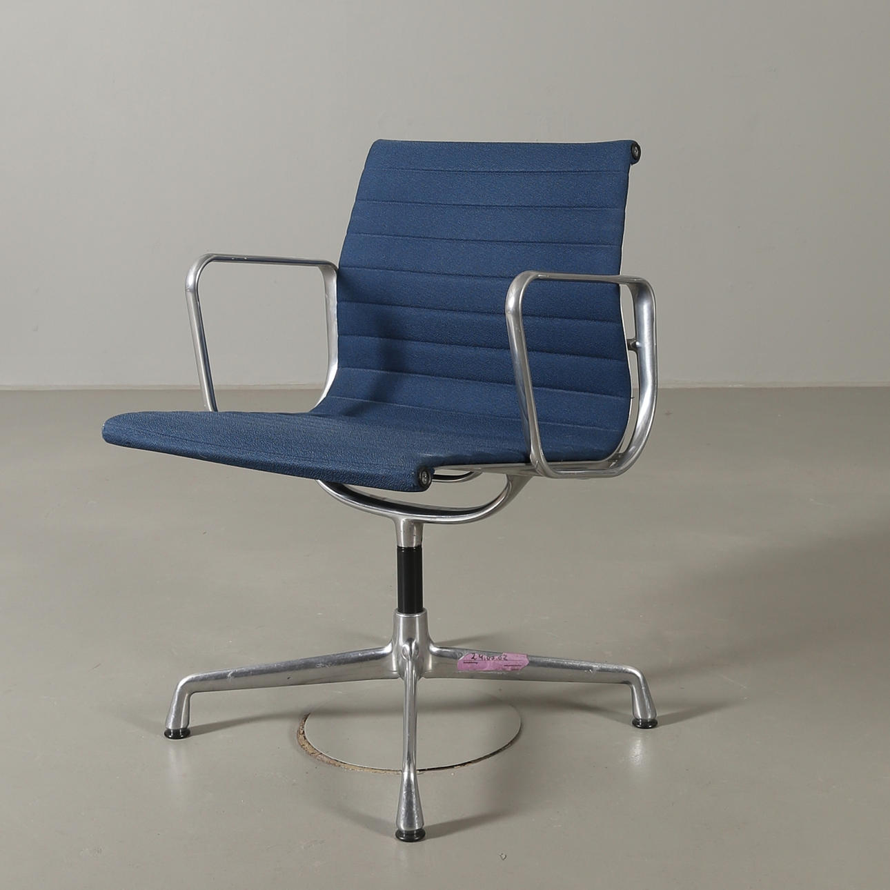 CHARLES & RAY EAMES. Chair model 107, Vitra, designed in 1958.