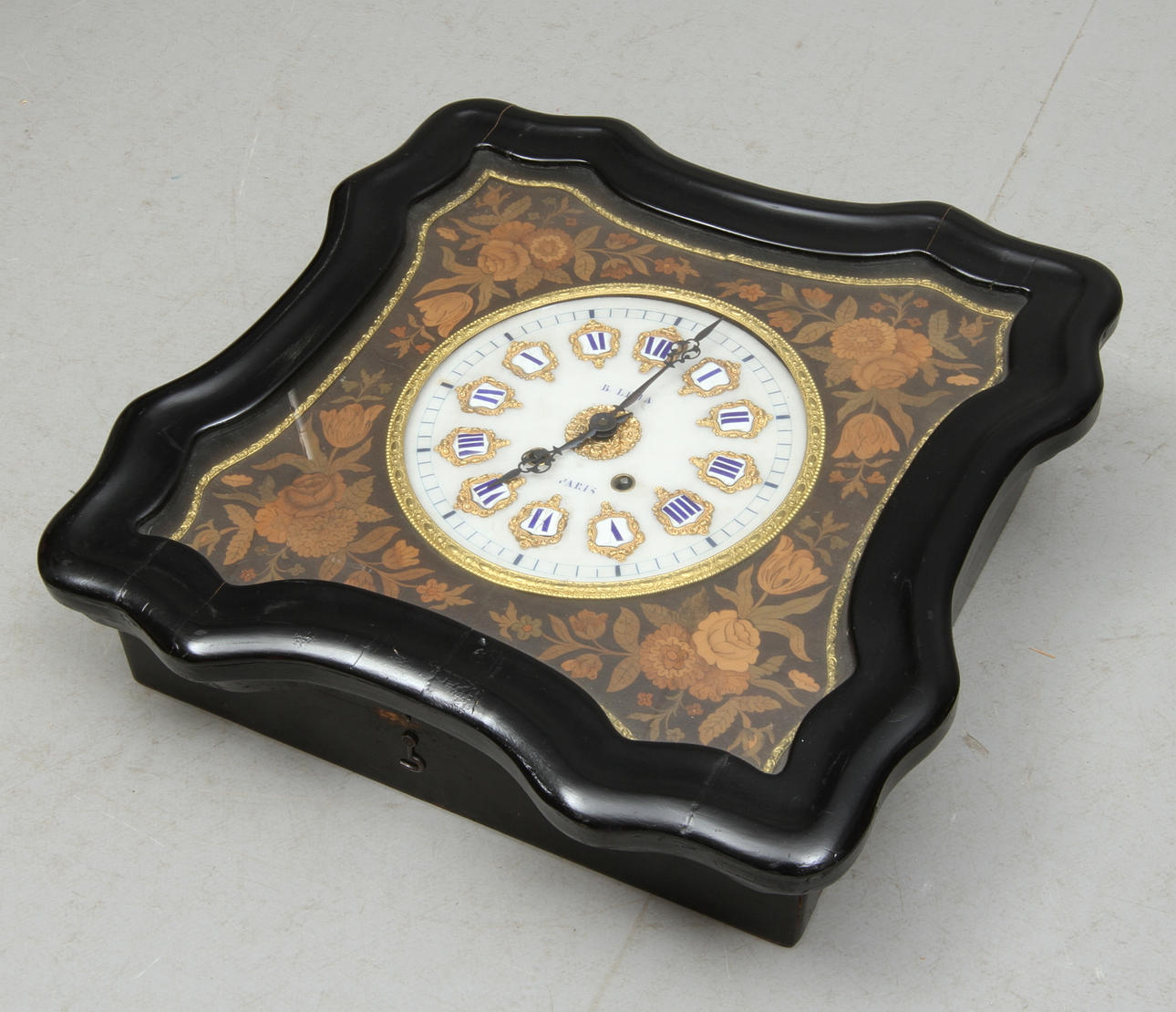 VÄGGUR, urtavlan märkt B. Leja Paris, 1800-talets andra hälft.