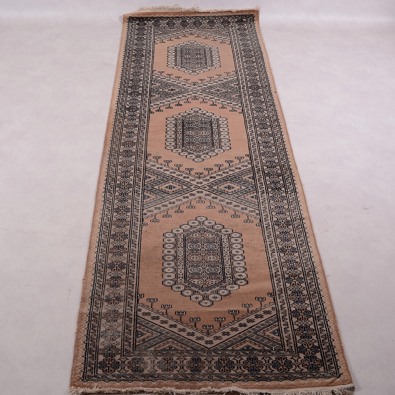 GALLERY CARPET, Pakistan, 250x81.