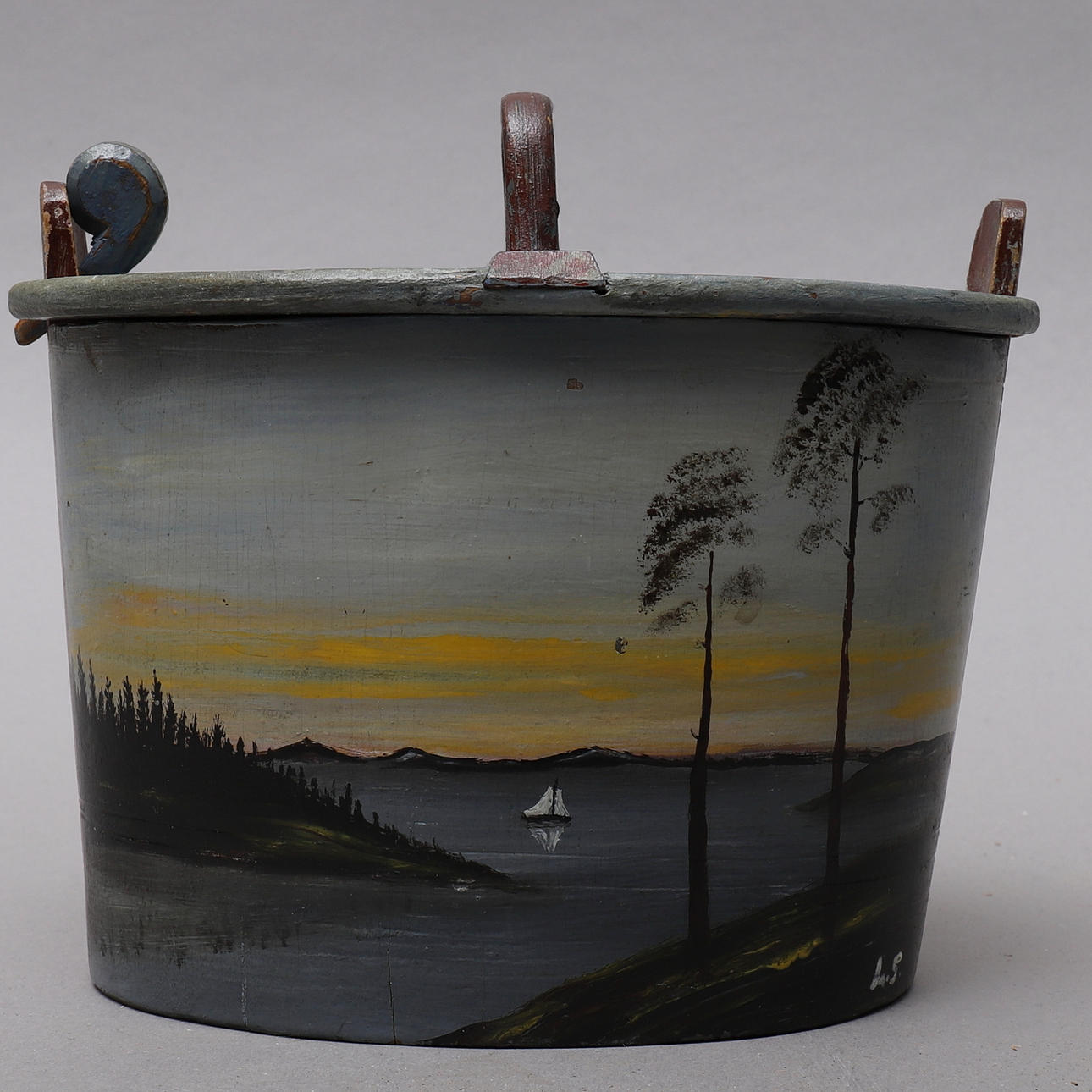 LARS SKOGLUND. painted sweep box, signed LS, Bläst-Lars.