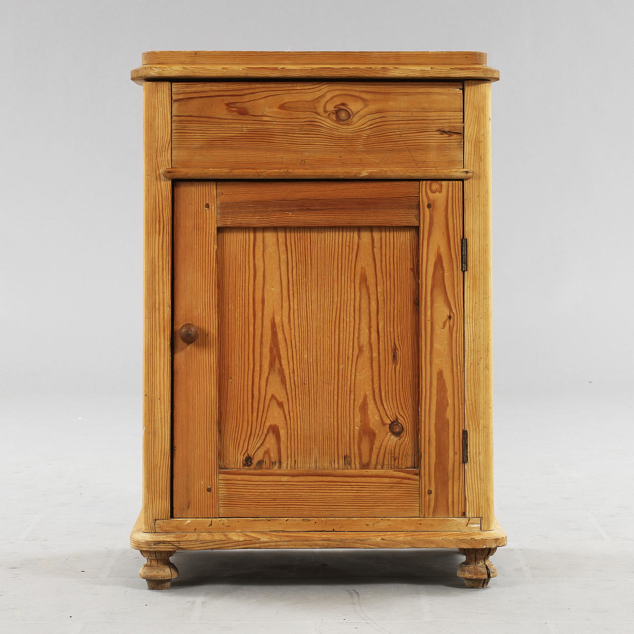 POTTSKÅP, 1800-tal.