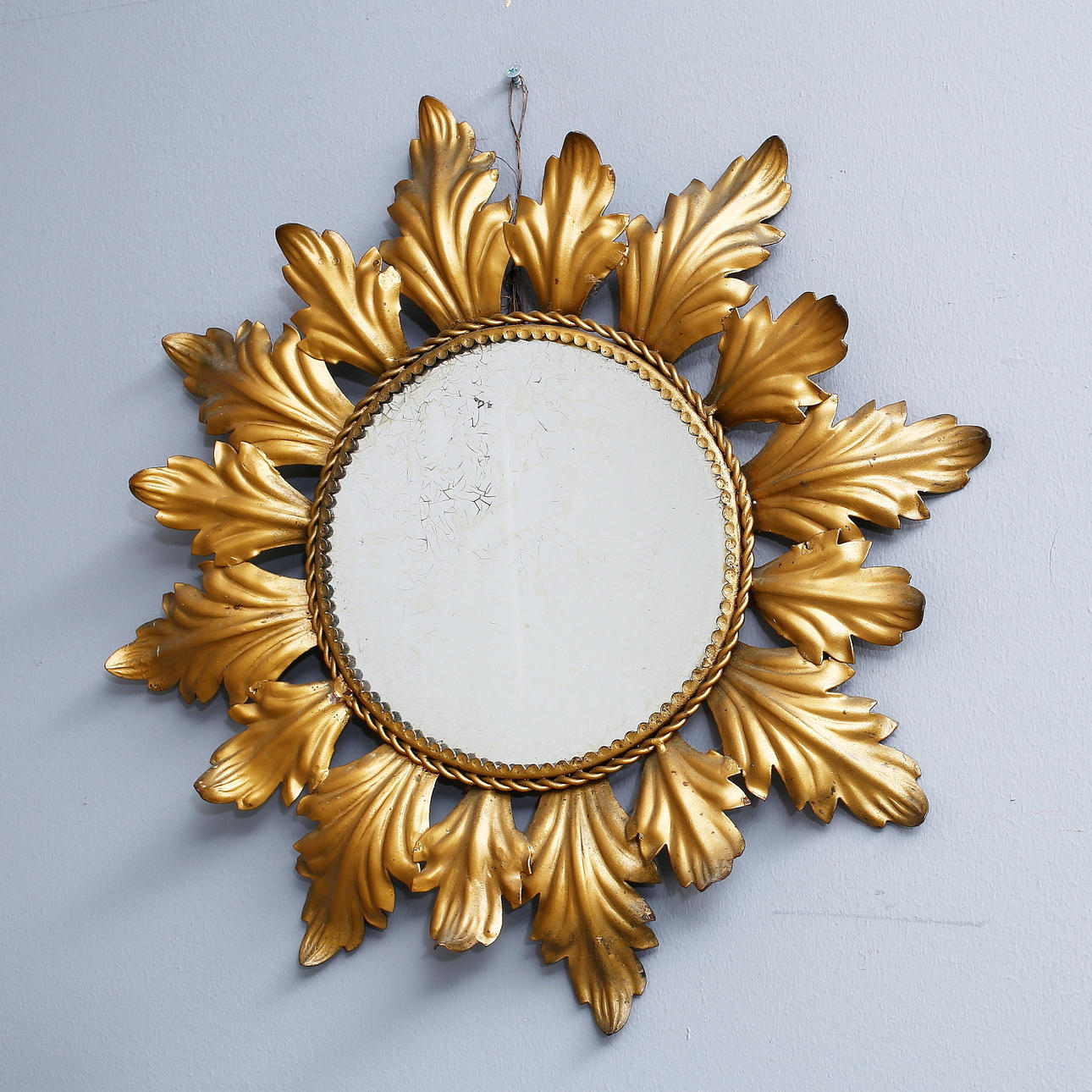 SOLSPEGEL, metall, 1900-tal.