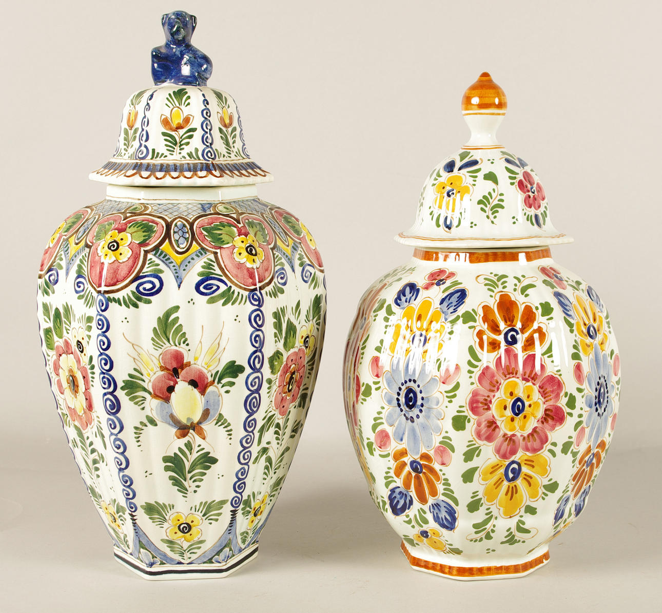 LOCKURNOR, 2 stycken, Delft.