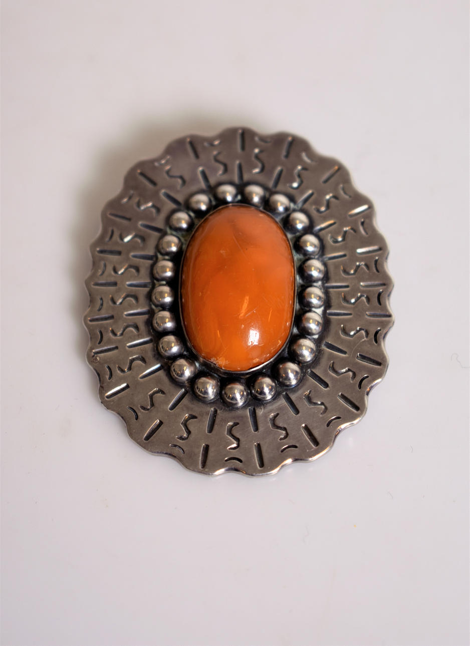 BROCHE Sølv, ravstemplet Jens Tage Hansen Danmark.