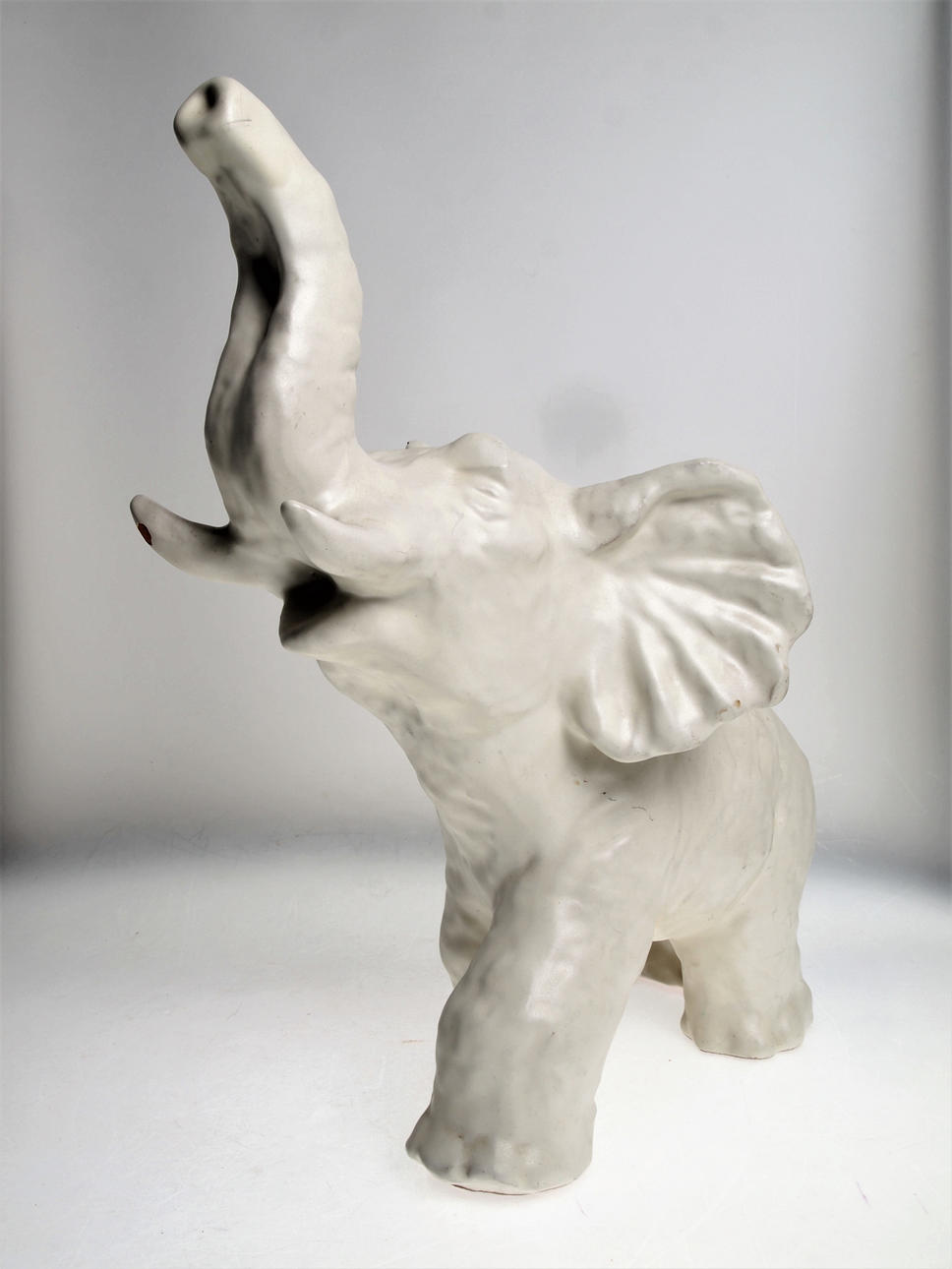 VICKE LINDSTRAND. Elefant, keramik, Upsala Ekeby.