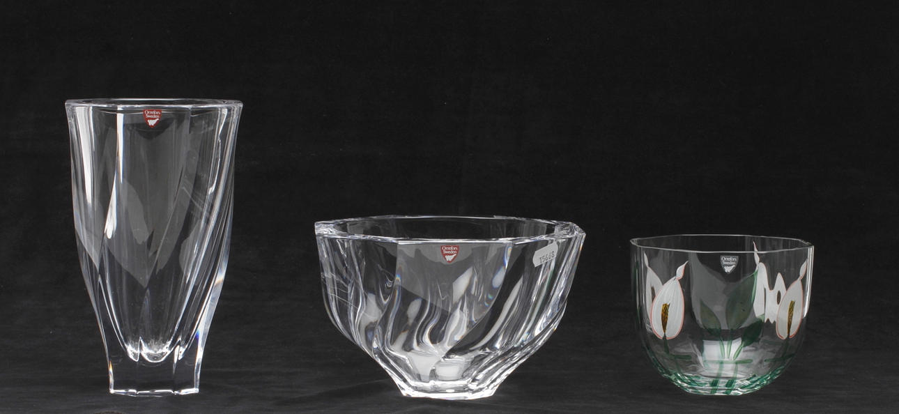 SKÅLAR och VAS, tre delar, Orrefors. Signerade.